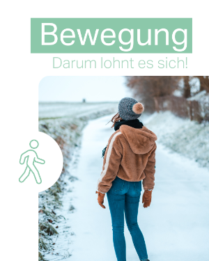 Frau geht spazieren im Schnee.