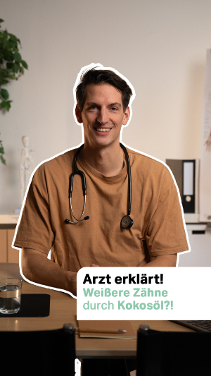Arzt erklärt: Weißere Zähne durch Kokosöl?! "Jan Philipp Albersmeier lächelt in die Kamera".
