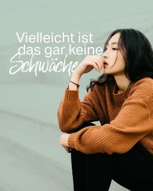 Mental Gesund: Vielleicht ist das gar keine Schwäche. "Eine junge Frau sitzt nachdenklich auf Treppen"