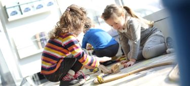 Kinder spielen in der Kita