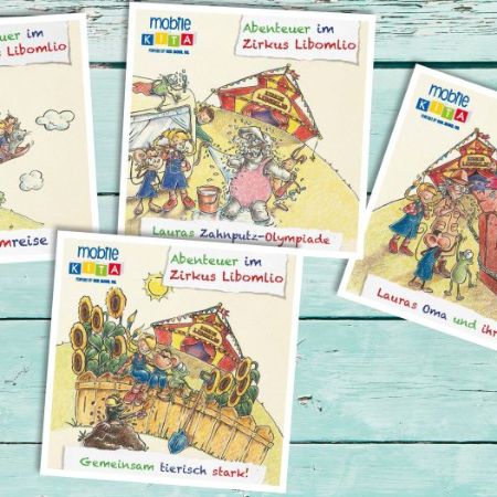 Alle Hörspielcover liegen nebeneinander.